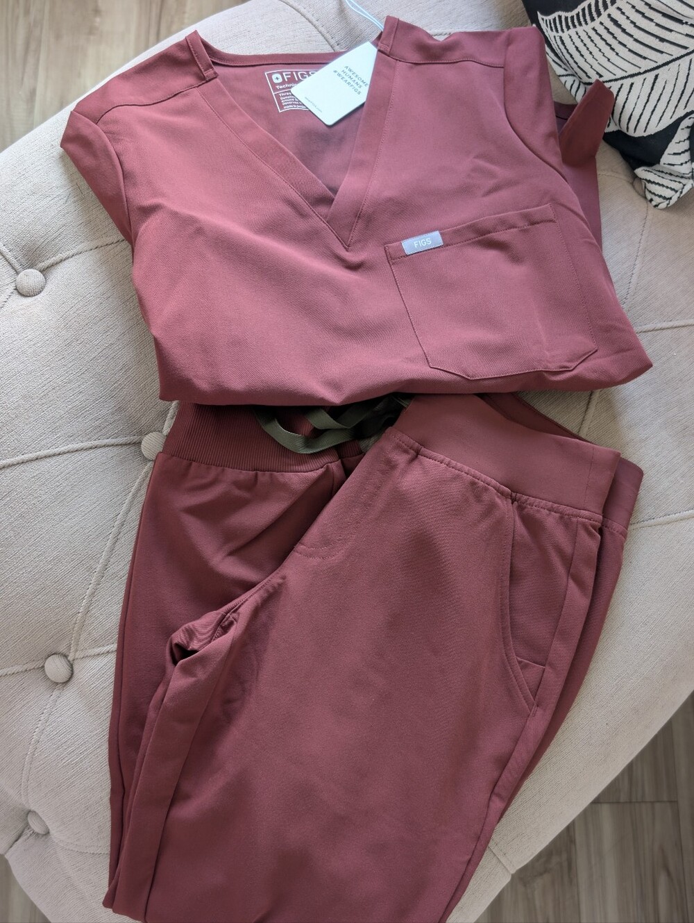 [Figs] Women's Jogger Scrub Set